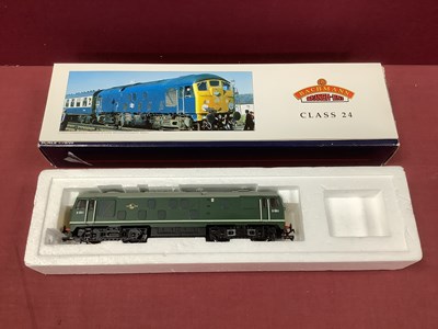 Lot 817 - A Bachmann 'OO' Gauge/4mm Ref No 32-420 Class...