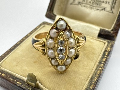 Lot 226 - A Victorian Diamond and Freshwater Pearl Set...