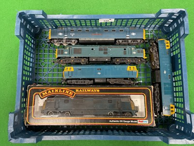 Lot 528 - Five 00 gauge BR Blue diesel locomotives: a...