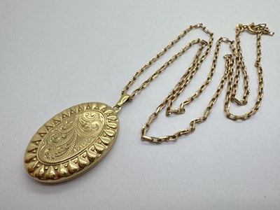 Lot 165 - An 9ct Gold Oval Locket Pendant, of partial...