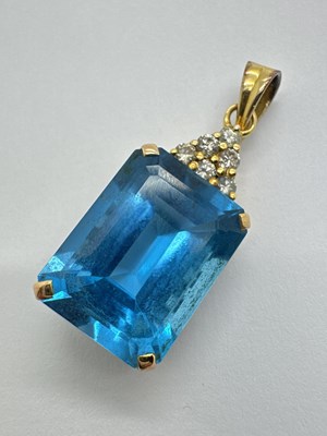 Lot 153 - A 14ct Gold Modern Stone Set Pendant, the...