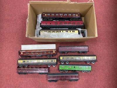 Lot 458 - Thirteen 'O' Gauge/7mm Kit Built Unboxed Bogie...