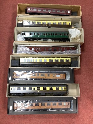 Lot 584 - Eight 'O' Gauge/7mm Kit Built Unboxed MK1...