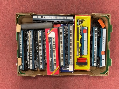 Lot 376 - Approximately twenty 00 gauge BR coaches and...