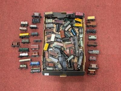 Lot 407 - Approximately seventy-five 00 gauge wagons and...