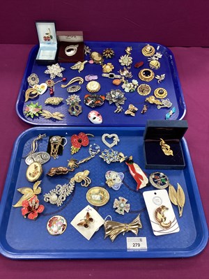 Lot 279 - A Collection of Modern Costume Brooches, to...