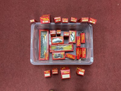 Lot 428 - A quantity of boxed Triang 00 gauge items...