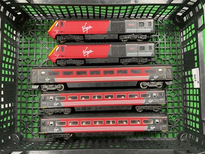 Lot 503 - A Hornby 00 gauge Virgin HST train comprising...