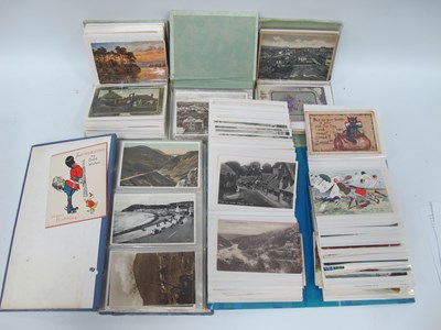 Lot 1303 - Five Postcards Albums, containing early-mid XX...