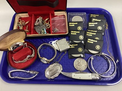 Lot 285 - A Victorian Chester Hallmarked Silver Vesta...