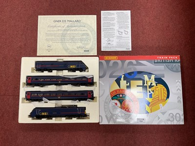 Lot 721 - A Hornby 'OO' Gauge/4mm Ref No R2605 Four Unit...