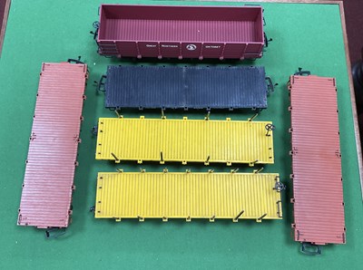 Lot 356 - Six Items of 'G' Gauge/10mm Unboxed Bogie...