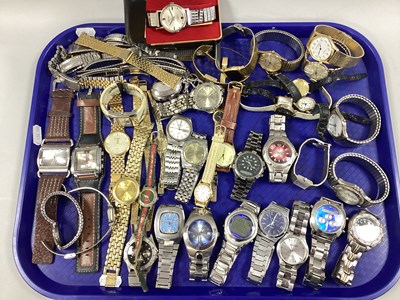 Lot 256 - A Selection of Ladies and Gent's Wristwatches,...