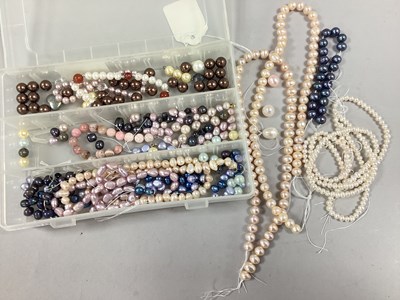 Lot 269 - A Variety of Pearl Beads / Beaded Findings,...
