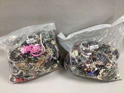 Lot 72 - A Mixed Lot of Assorted Costume Jewellery :-...