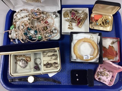 Lot 262 - A Collection of Vintage and Later Costume...