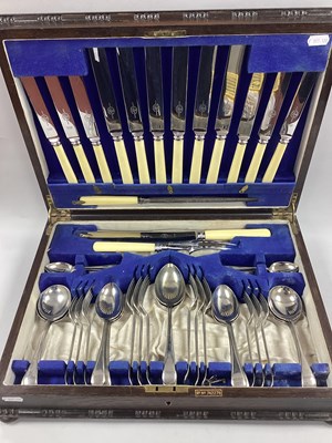 Lot 231 - VINER'S LTD SHEFFIELD; A Six Setting Canteen...