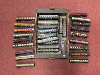 Lot 403 - Approximately forty-three 00 gauge coaches by...