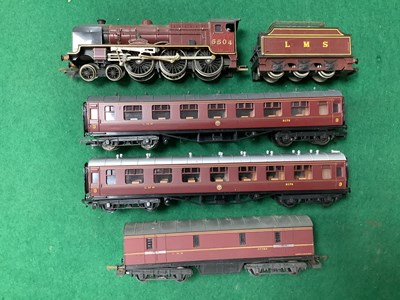 Lot 620 - An 00 gauge LMS express train comprising...