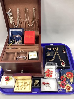 Lot 258 - An Assortment of Modern Jewellery, to include...