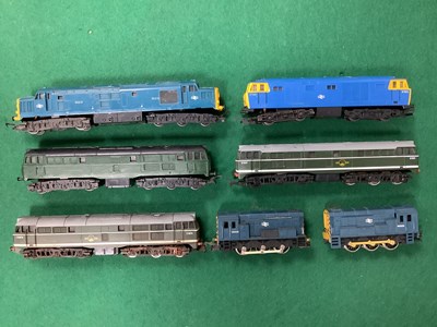 Lot 594 - Seven 00 gauge diesel locomotives: three green...