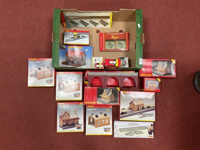 Lot 349 - A large quantity of Hornby 00 buidings, mostly...