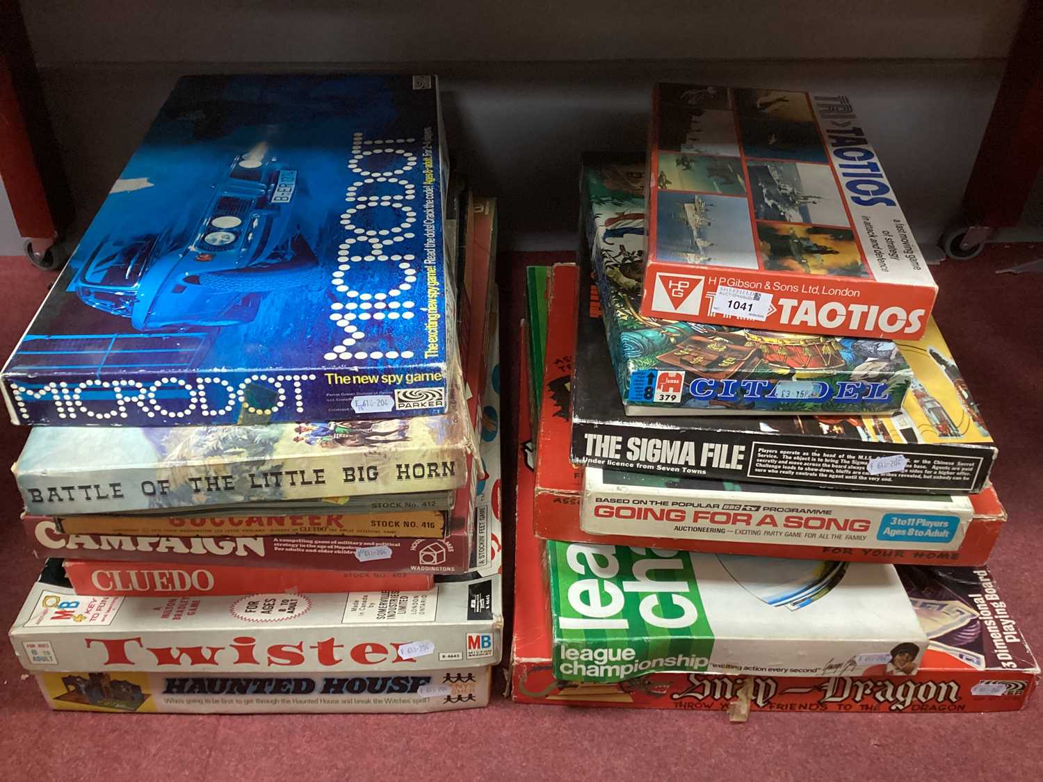 Lot 1041 - Board Games, Haunted House, Twister,...