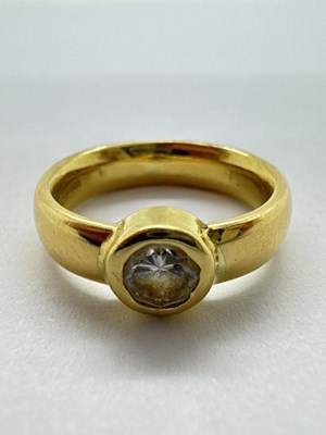 Lot 236 - A Modern 18ct Gold Single Stone Diamond Ring,...