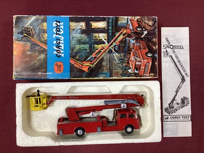 Lot 860 - Corgi Toys No 1127 - Simon Snorkel Fire Engine,...