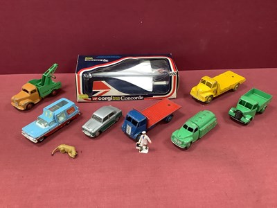 Lot 657 - Corgi Toys No 650, Concorde - boxed plus a...