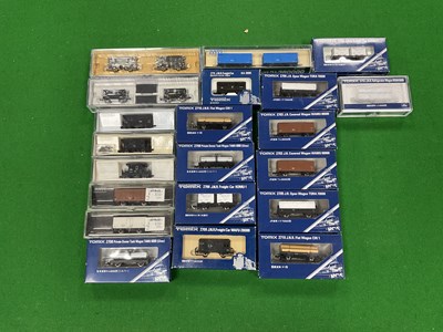 Lot 499 - Twenty-three boxed Japanese outline N gauge...