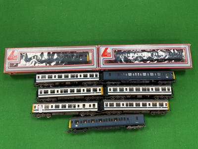 Lot 509 - Two 00 gauge Diesel Multiple Units: a Hornby...