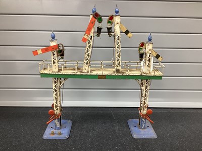 Lot 865A - A 1930s Hornby 'O' Gauge Electric Signal...