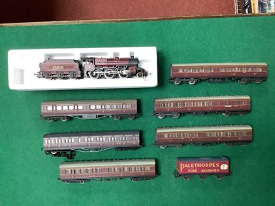 Lot 624 - A LMS passenger train consisting of boxed Lima...