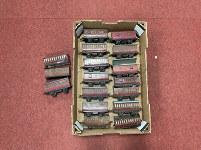 Lot 433 - Fifteen Plus Post War Hornby 'O' Gauge Four...