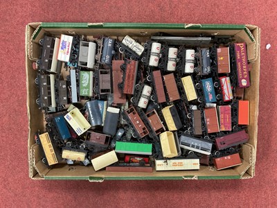 Lot 378 - Approximately ninety-five 00 gauge wagons and...