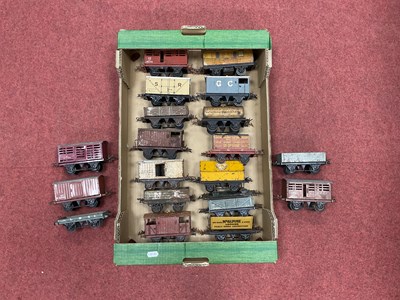 Lot 416 - A Quantity of Post-War Hornby 'O' Gauge...