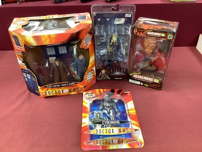 Lot 640 - Six Plastic Figures to include Neca Aliens vs...