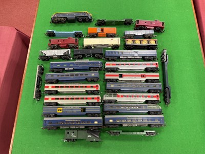 Lot 572 - A quantity of Triang Transcontinental 00 gauge...