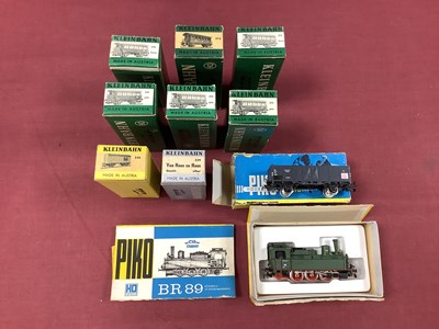 Lot 626 - An HO scale German branch line train,...