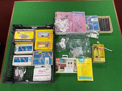 Lot 544 - A collection of European outline HO scale...