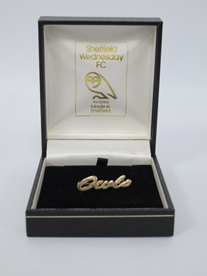 Lot 568 - Sheffield Wednesday 9ct Gold 'Owls' Badge
