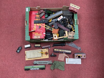 Lot 419 - A large box of 00 gauge model railway...