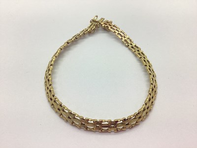Lot 88 - A Fancy Gate Link Bracelet, to push clasp with...
