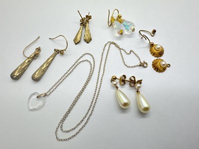 Lot 116 - A Dainty Fine Link Chain, stamped "9K" to...