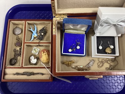 Lot 236 - An Assortment of Vintage and Later Jewellery,...