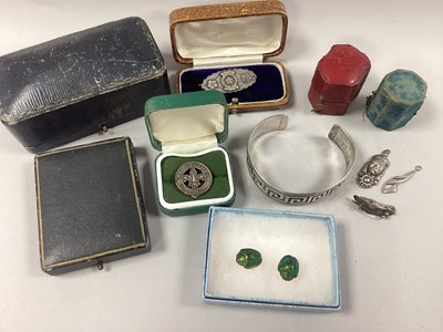 Lot 148 - A Collection of Vintage Jewellery, to include...