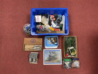 Lot 346 - A Quantity of Mainly 'OO' Gauge Model Railway...