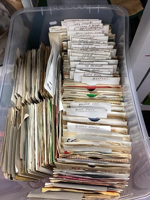 Lot 1078 - Singles - The Beatles, Beach Boys, Animals,...