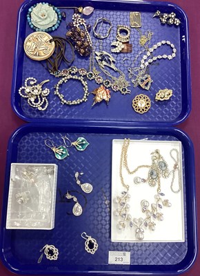 Lot 213 - Assorted Costume Jewellery, including...